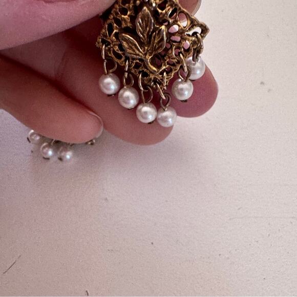 Vintage Gold Tone Faux Pearl Triangle Drop Earrings Clip On Classic - Picture 4 of 7